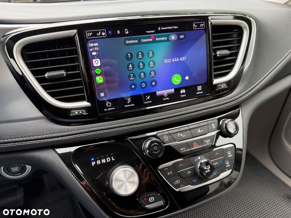 Chrysler Pacifica - 21