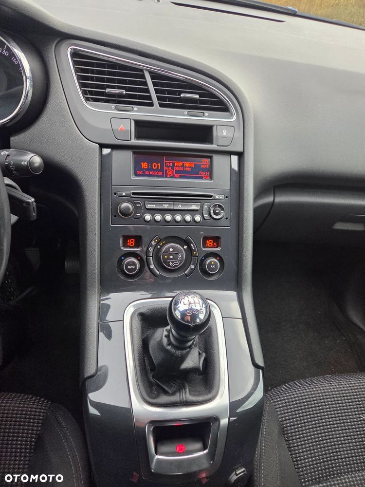 Peugeot 5008 - 23