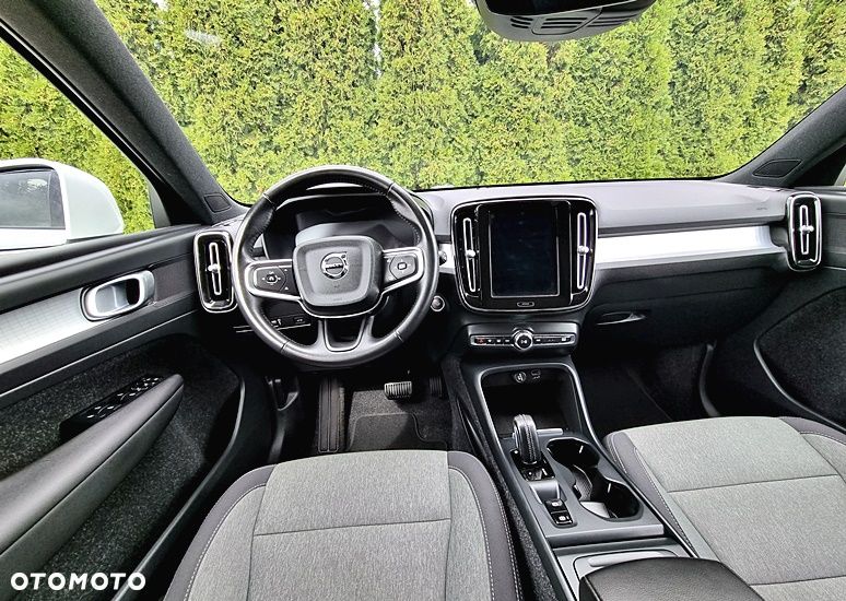 Volvo XC 40 B4 B DKG Ultimate Dark - 17