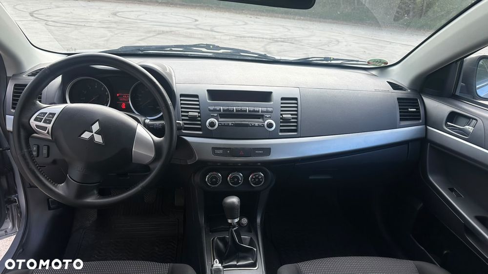 Mitsubishi Lancer 1.6 Invite - 17