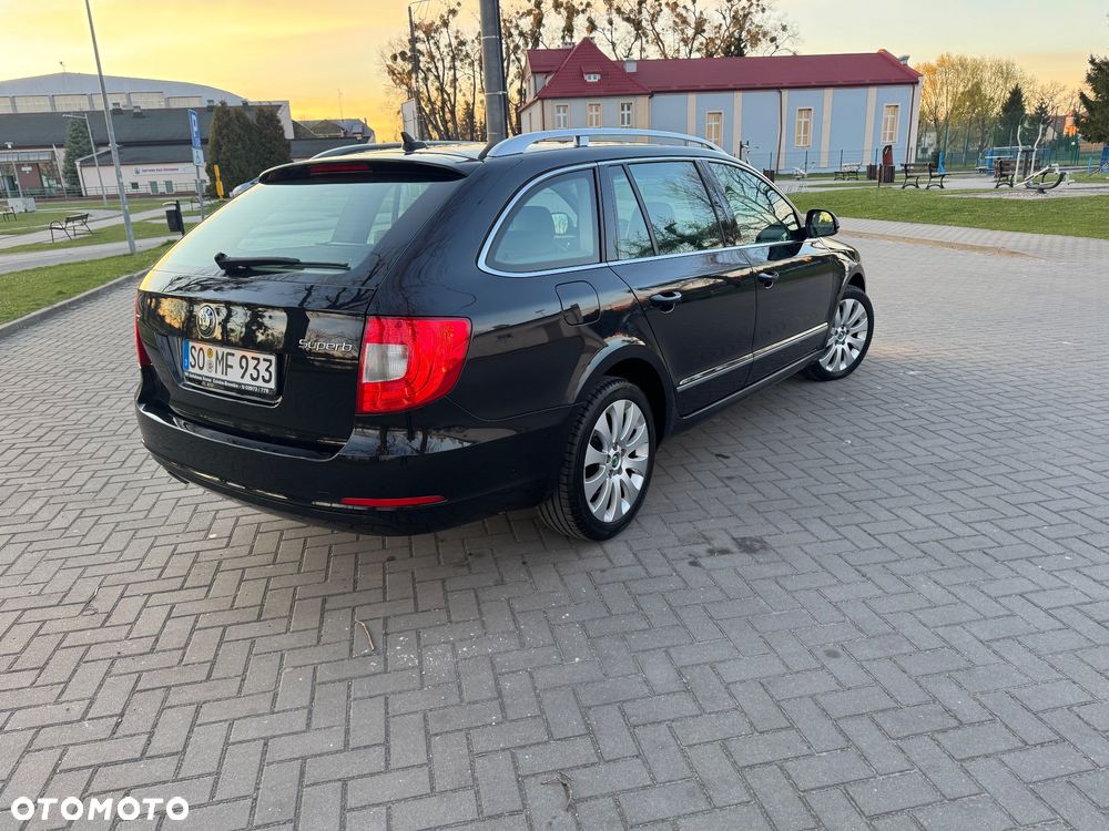 Skoda Superb 2.0 TDI DSG Exclusive - 3