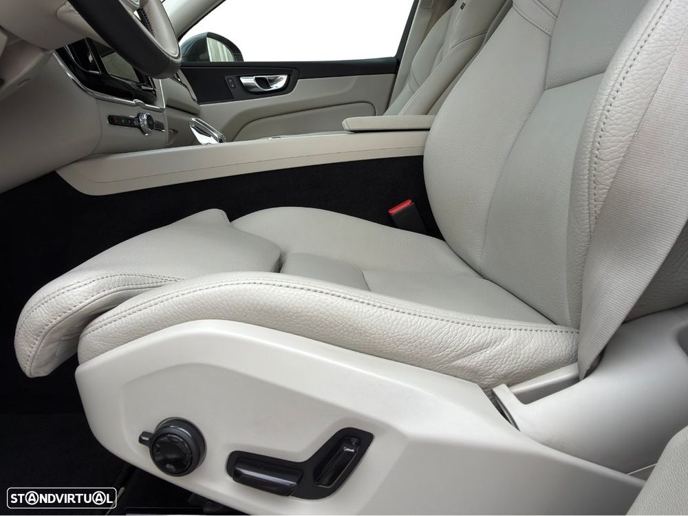 Volvo XC 60 2.0 T6 PHEV Inscription AWD - 32