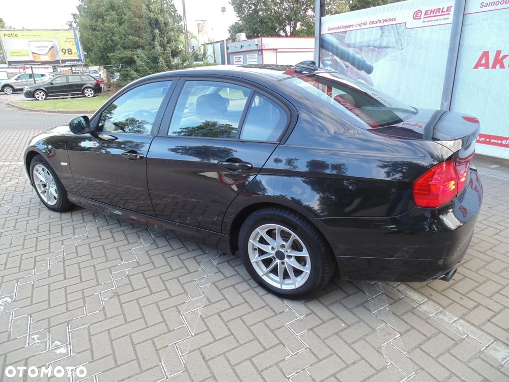 BMW Seria 3 318i Edition Sport - 8