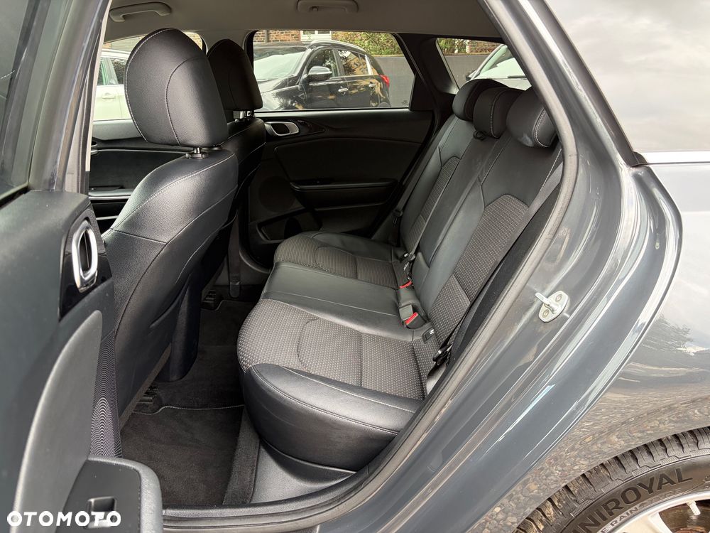 Kia Ceed 1.4 T-GDI DCT OPF Platinum Edition - 16