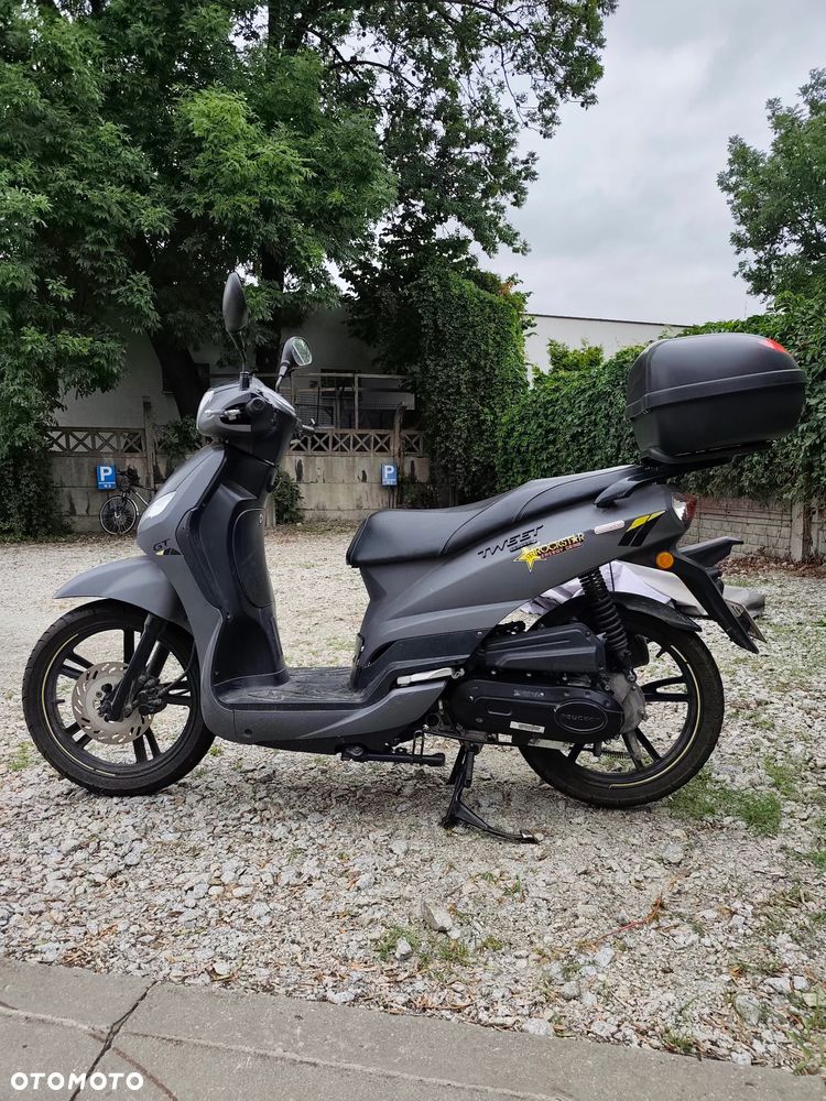 Peugeot Tweet - 2