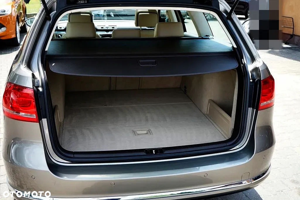 Volkswagen Passat - 25