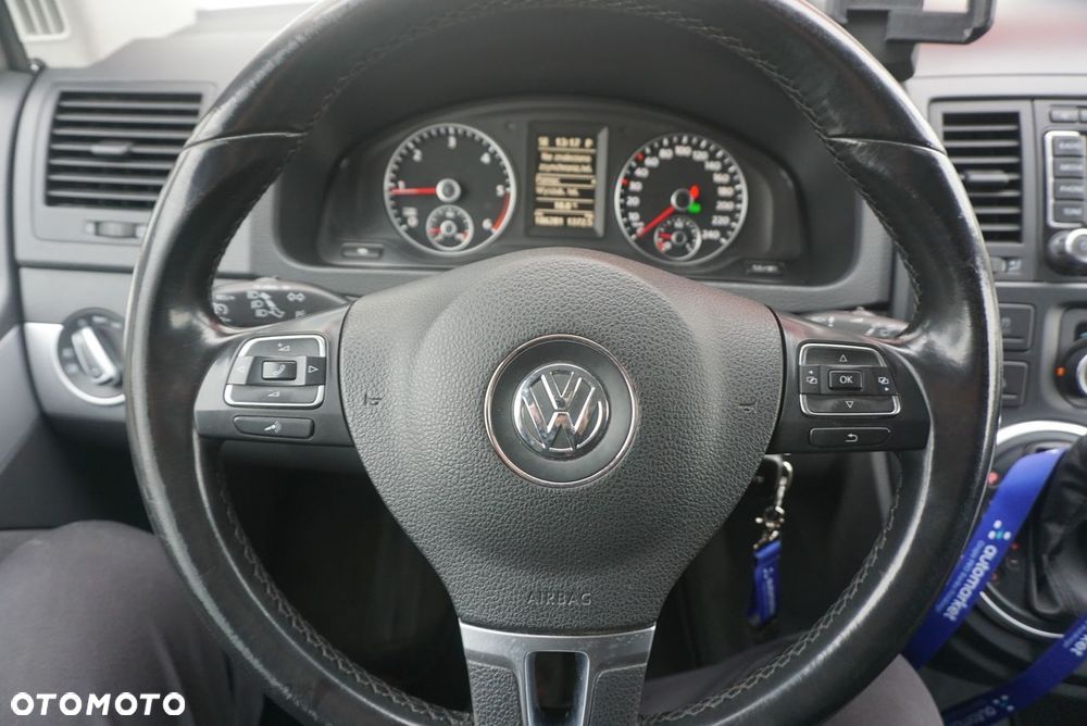 Volkswagen Multivan - 25