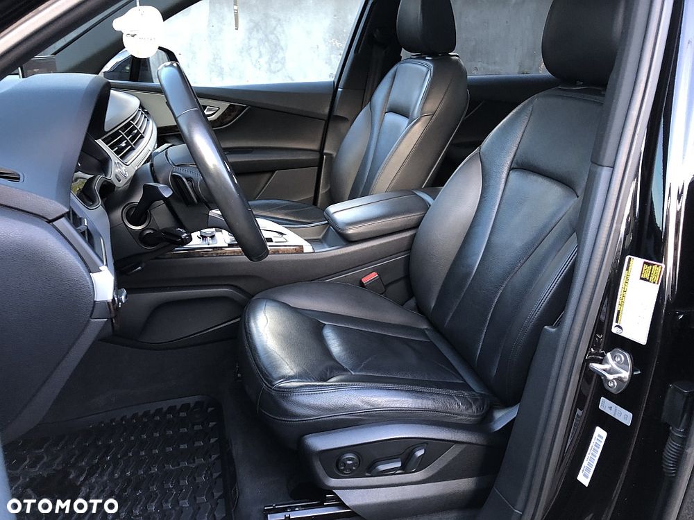 Audi Q7 - 11