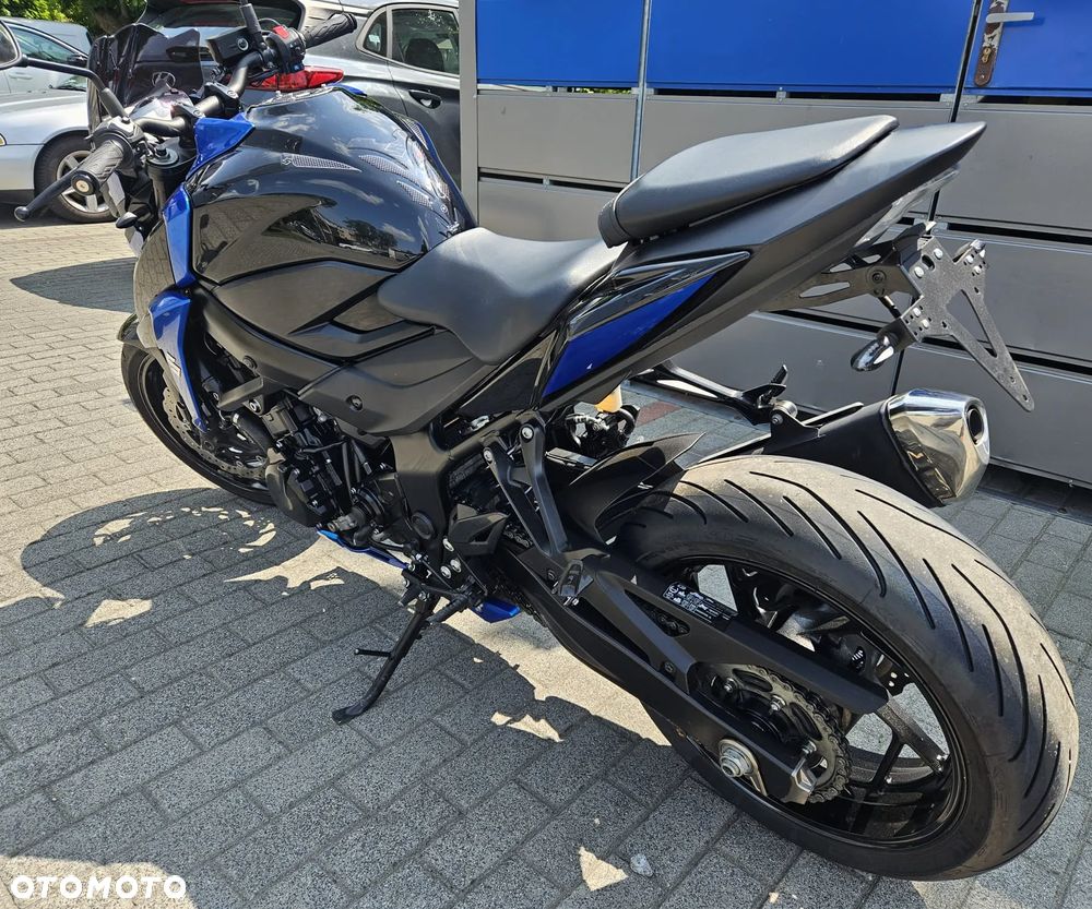 Suzuki GSX - 5
