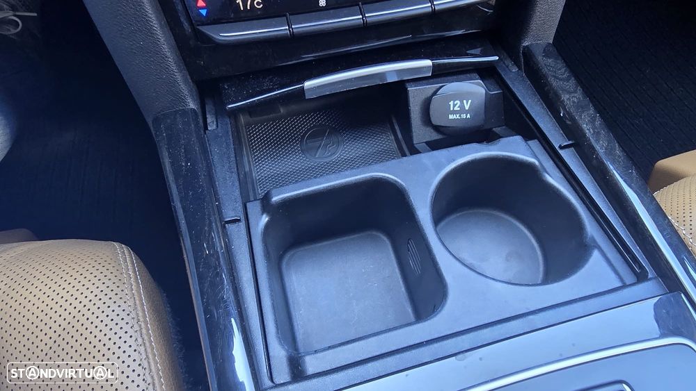 Mercedes-Benz E 300 Bluetec Hybrid Avantgarde - 32