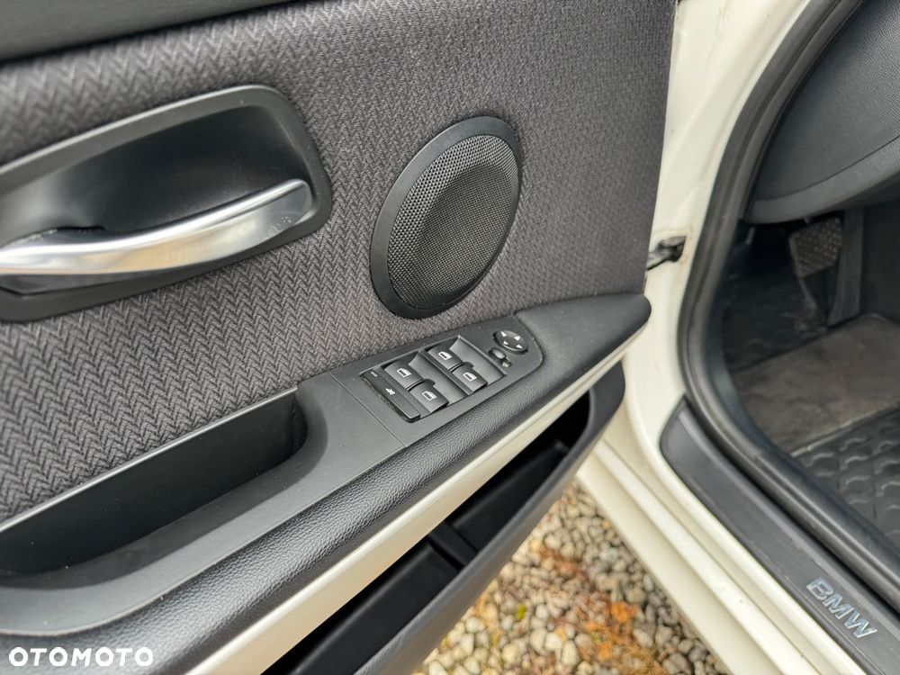 BMW Seria 3 318d - 13