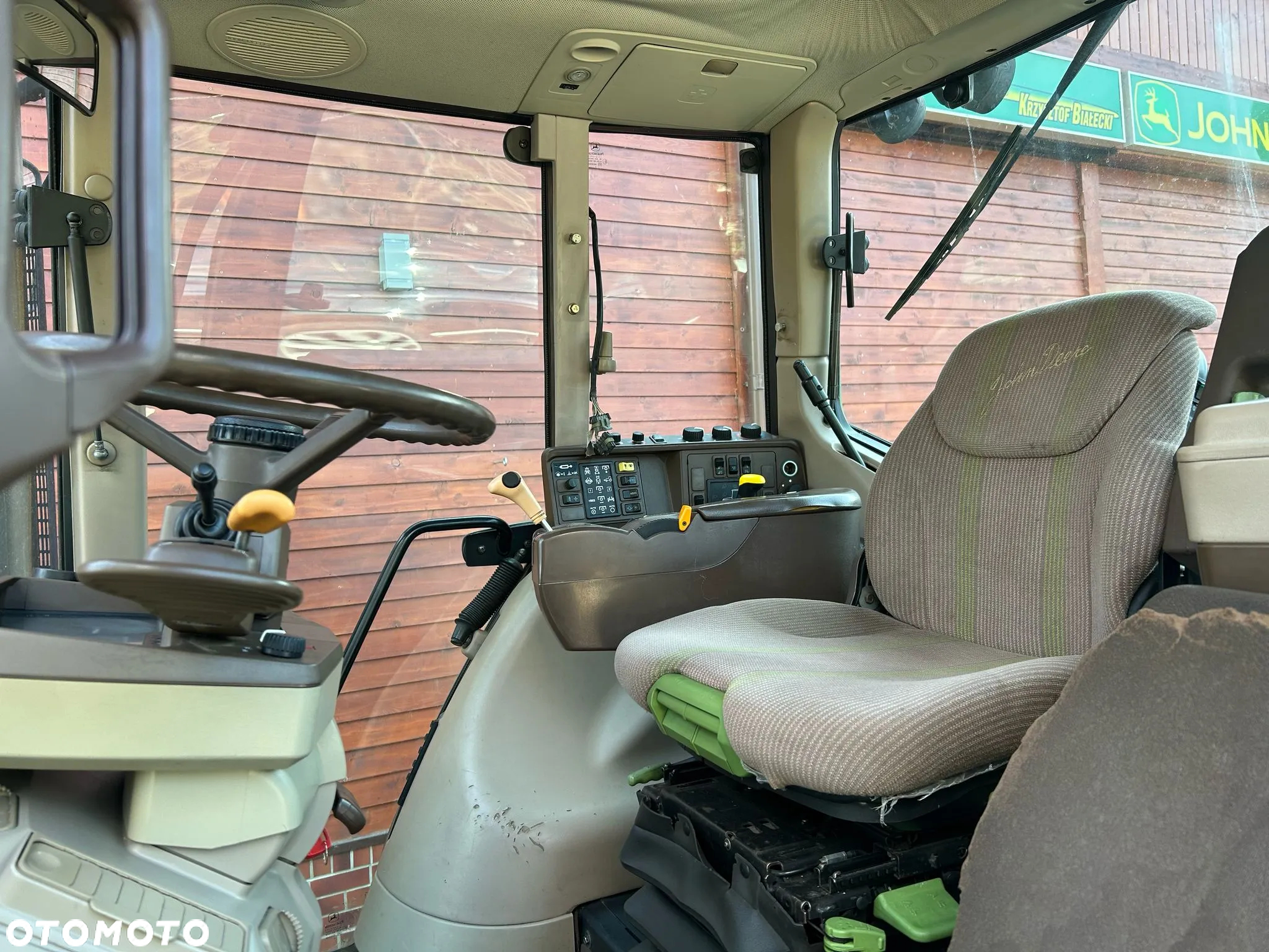 John Deere 6820 - 18
