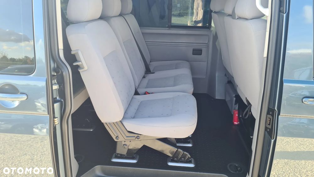 Volkswagen Caravelle - 22