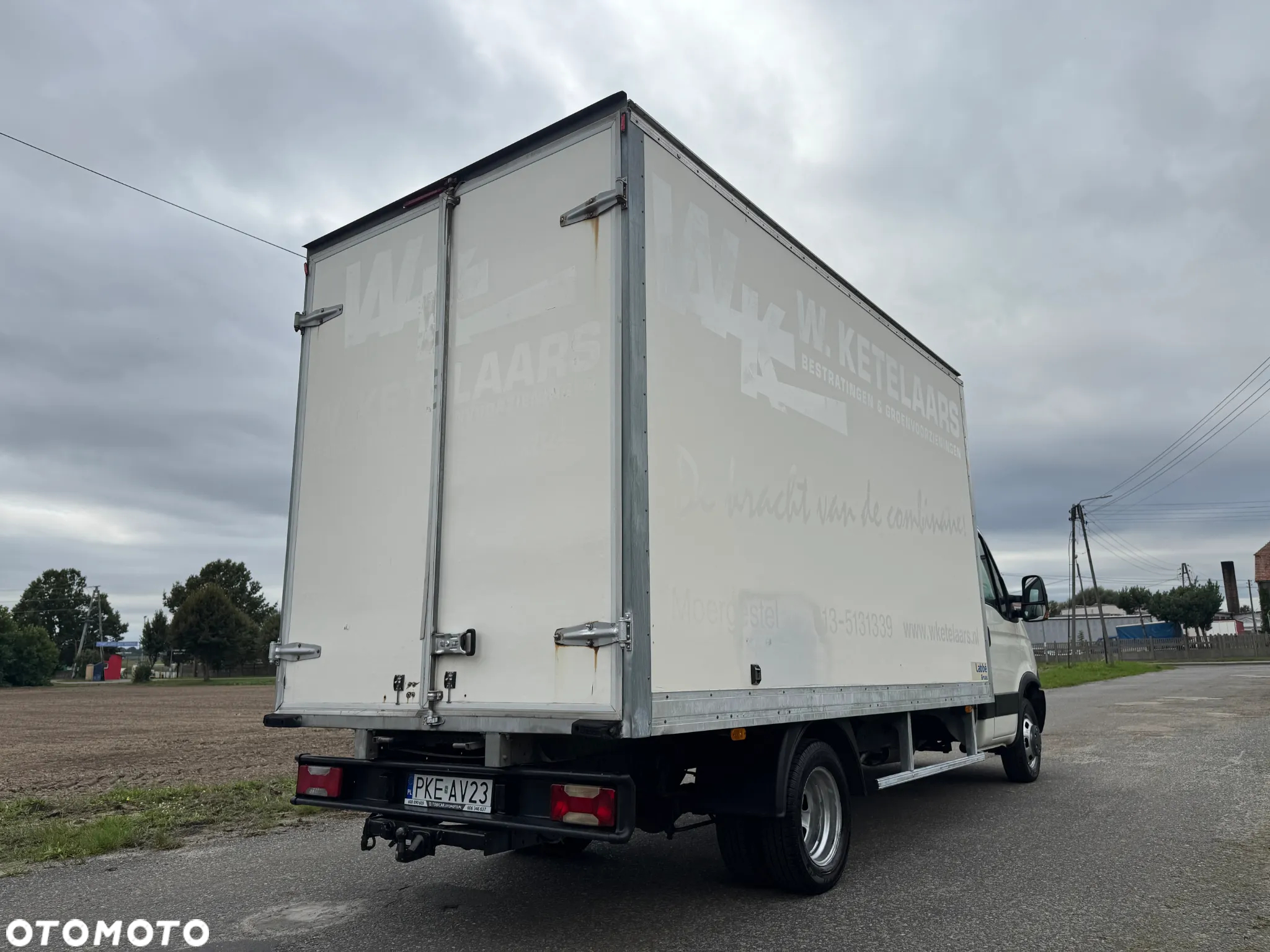 Iveco 35C15 * 3.0 / 150KM * Kontener / Rama * Koła bliźniacze * Rozstaw osi: 4.1m * - 12