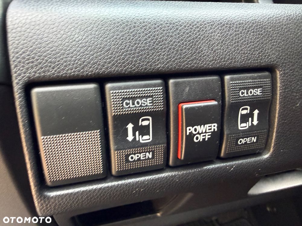 Mazda 5 2.0 MZR-DISI i-stop Business-Line - 16