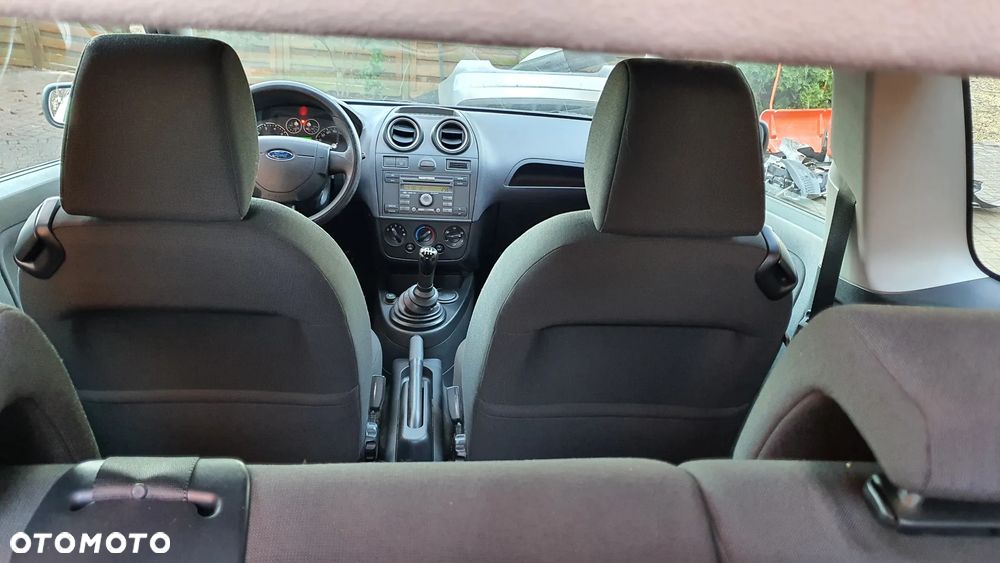 Ford Fiesta 1.3 Ambiente - 21