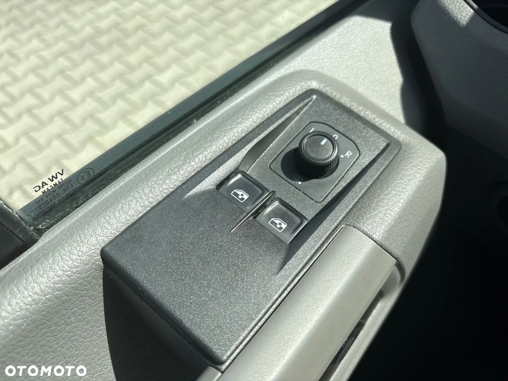 Volkswagen CRAFTER 35 TDI FURGON - 17