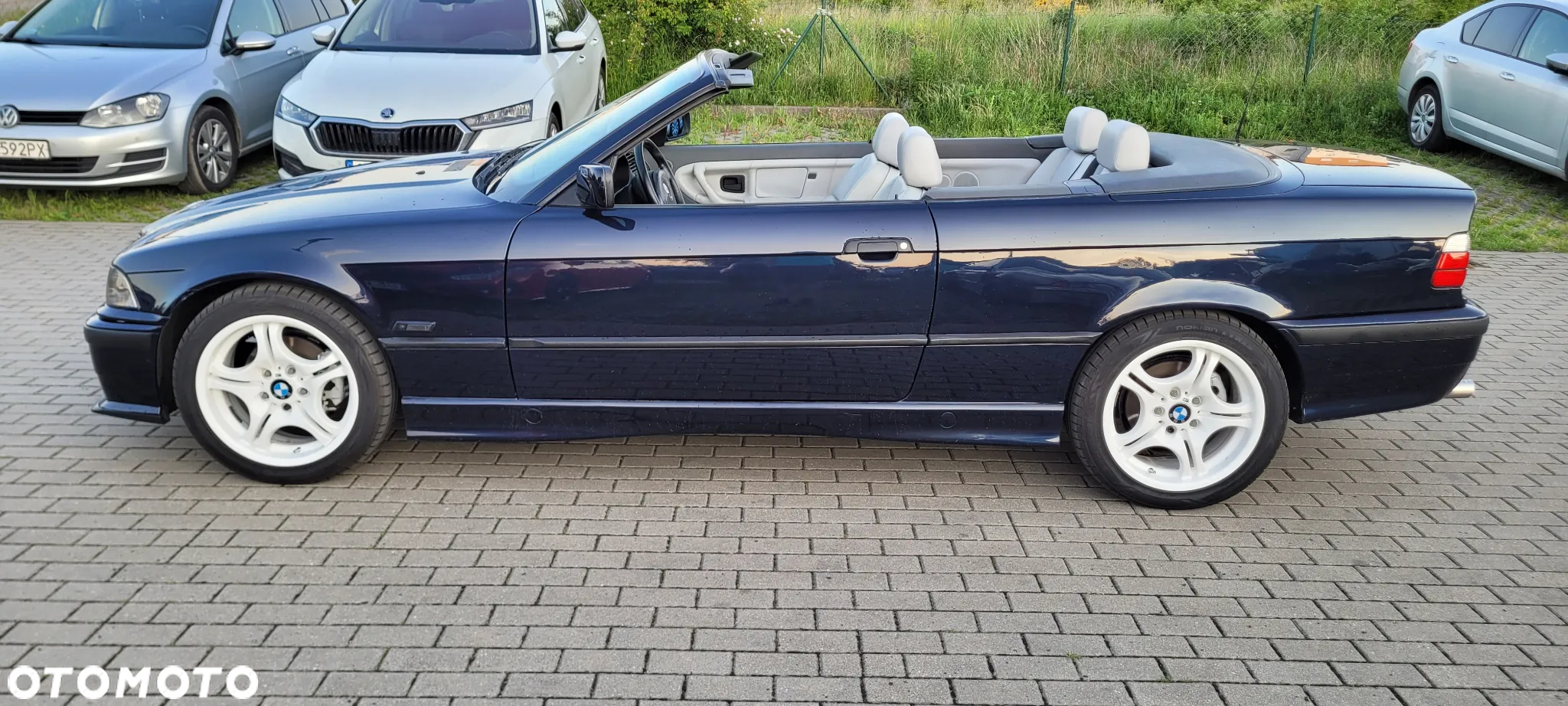 BMW Seria 3 318i Cabriolet - 15