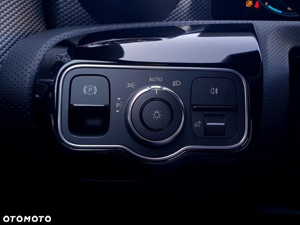 Mercedes-Benz CLA - 16