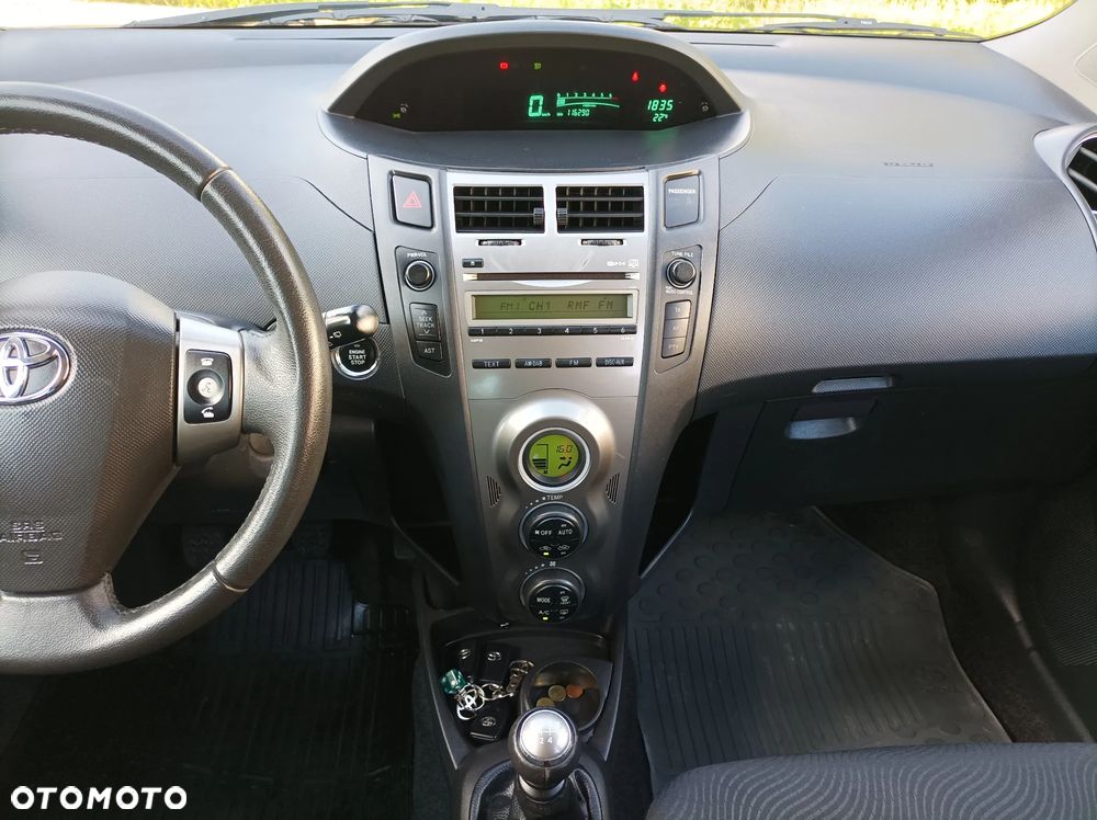 Toyota Yaris 1.33 VVT-i Executive - 28