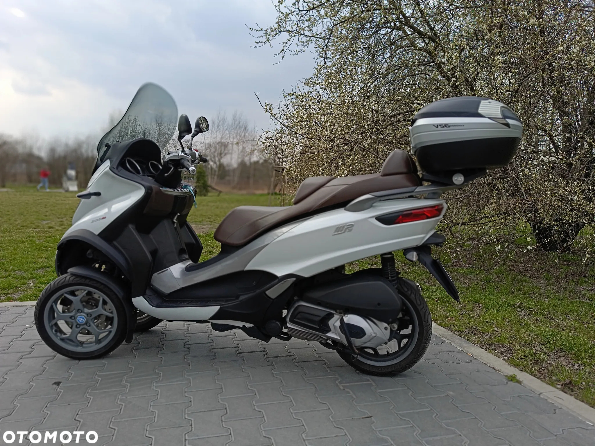 Piaggio MP-3 - 4