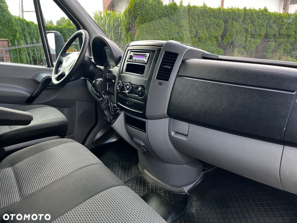 Mercedes-Benz Sprinter - 10
