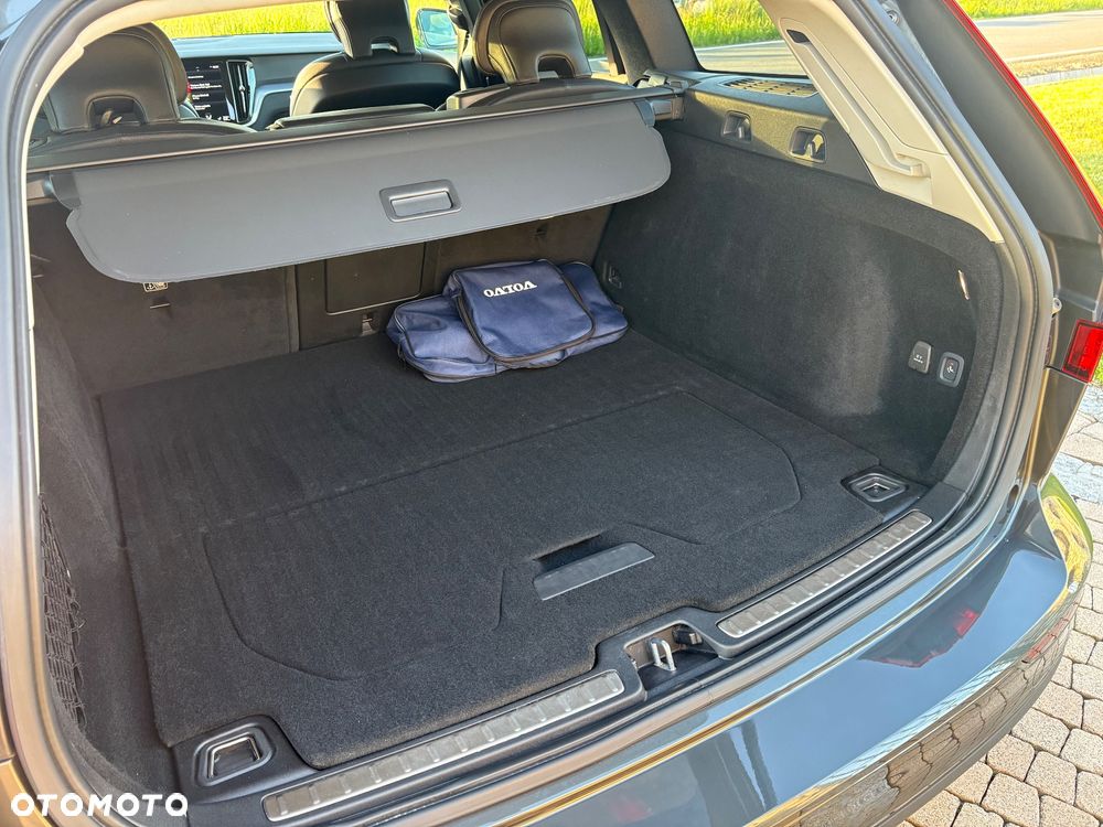 Volvo V60 T6 AWD Plug-In Hybrid Inscription - 24