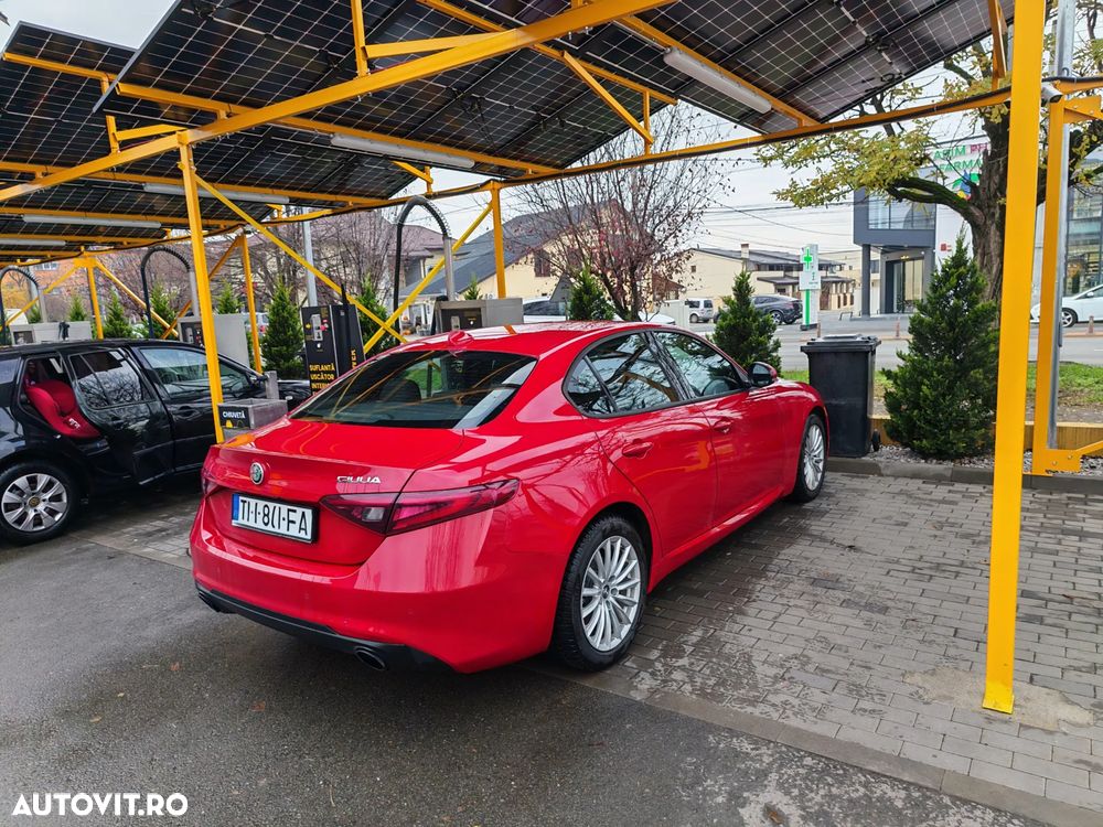 Alfa Romeo Giulia 2.0 Turbo RWD AT8 - 8