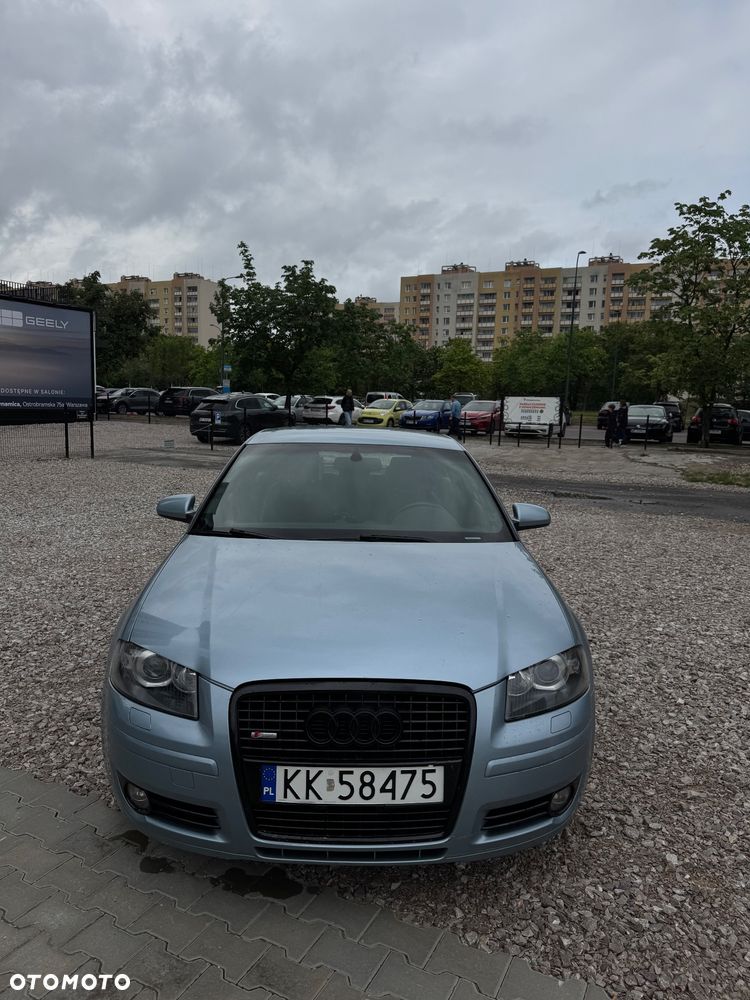 Audi A3 3-drzwiowe 1.6 FSI Ambition - 3