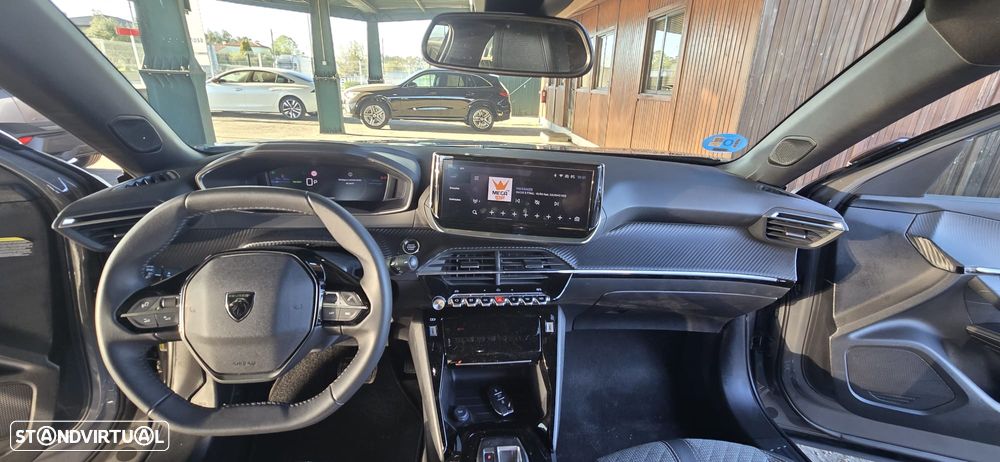 Peugeot e-2008 Allure - 21