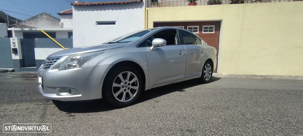 Toyota Avensis SD 2.0 D-4D Exclusive +Pele+GPS - 2