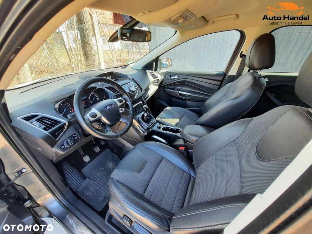 Ford Kuga 1.5 EcoBoost 2x4 Titanium - 30