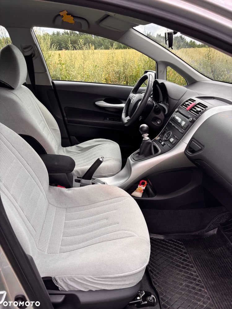 Toyota Auris - 7