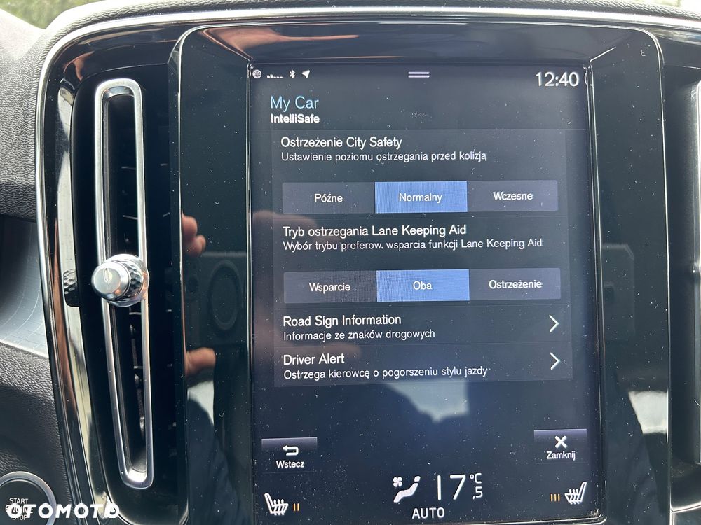Volvo XC 40 T5 AWD Momentum Pro - 35