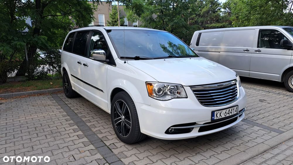 Chrysler Town & Country 3.6 Limited - 1