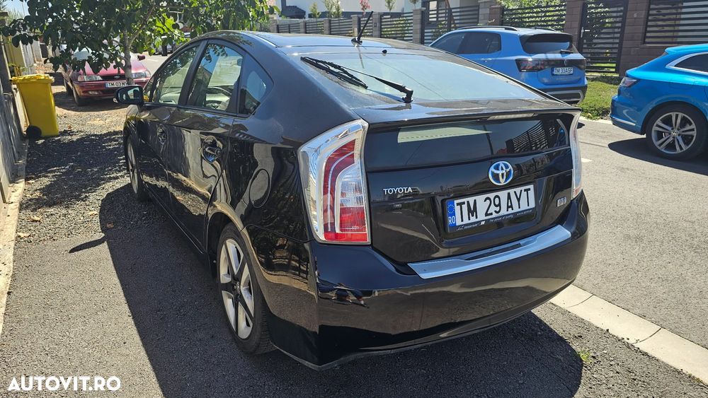 Toyota Prius (Hybrid) Sol - 4