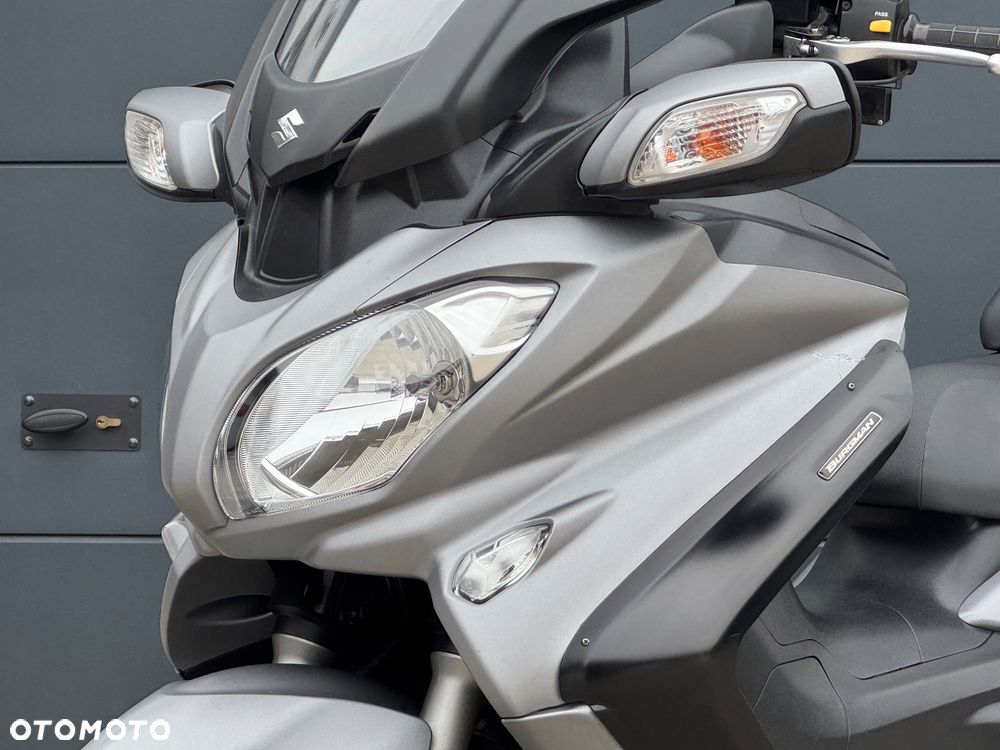 Suzuki Burgman - 28