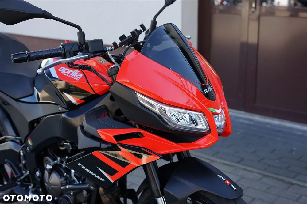 Aprilia Tuono - 12
