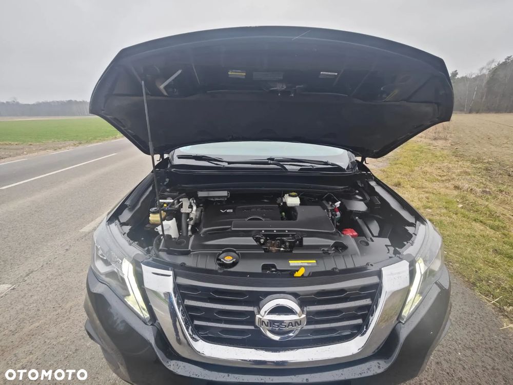 Nissan Pathfinder - 4