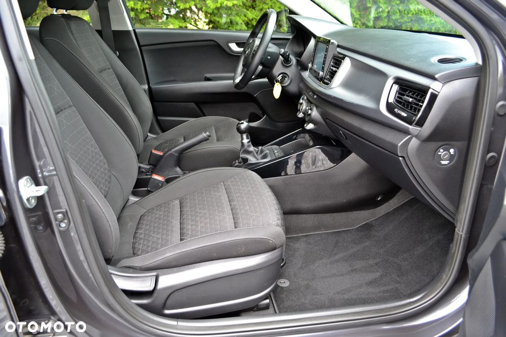 Kia Rio - 23
