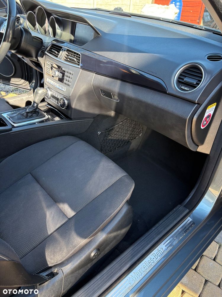 Mercedes-Benz Klasa C 220 CDI DPF Automatik BlueEFFICIENCY Avantgarde - 11