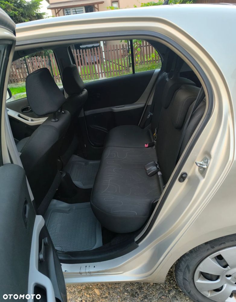 Toyota Yaris - 11