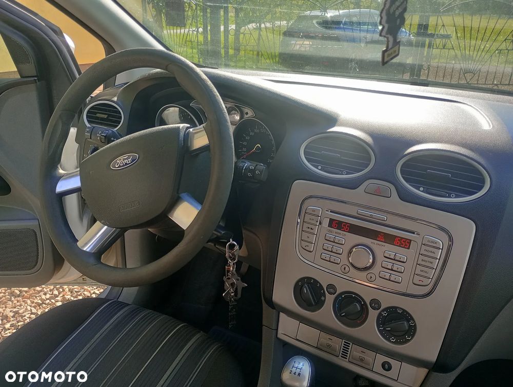 Ford Focus 1.6 Ambiente - 5