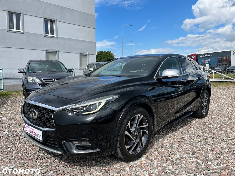 Infiniti Q30 - 13
