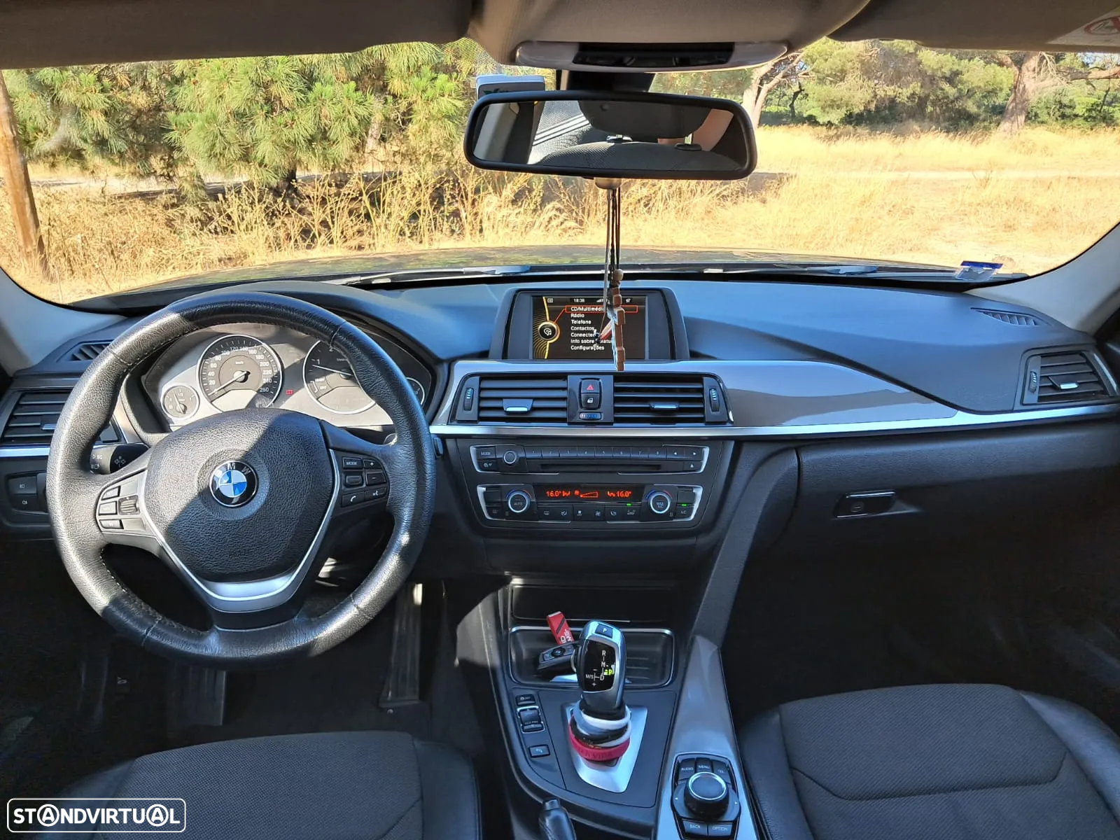 BMW 320 d Auto Line Sport - 8