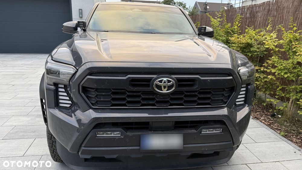Toyota Tacoma - 3