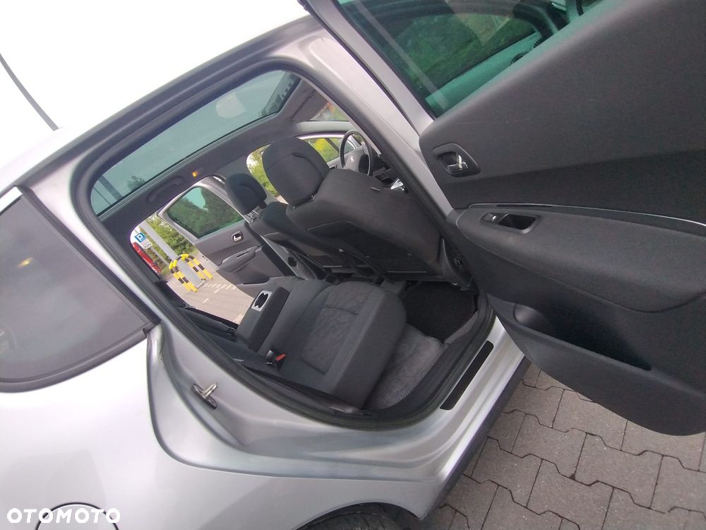 Peugeot 3008 HDi FAP 115 Active - 28