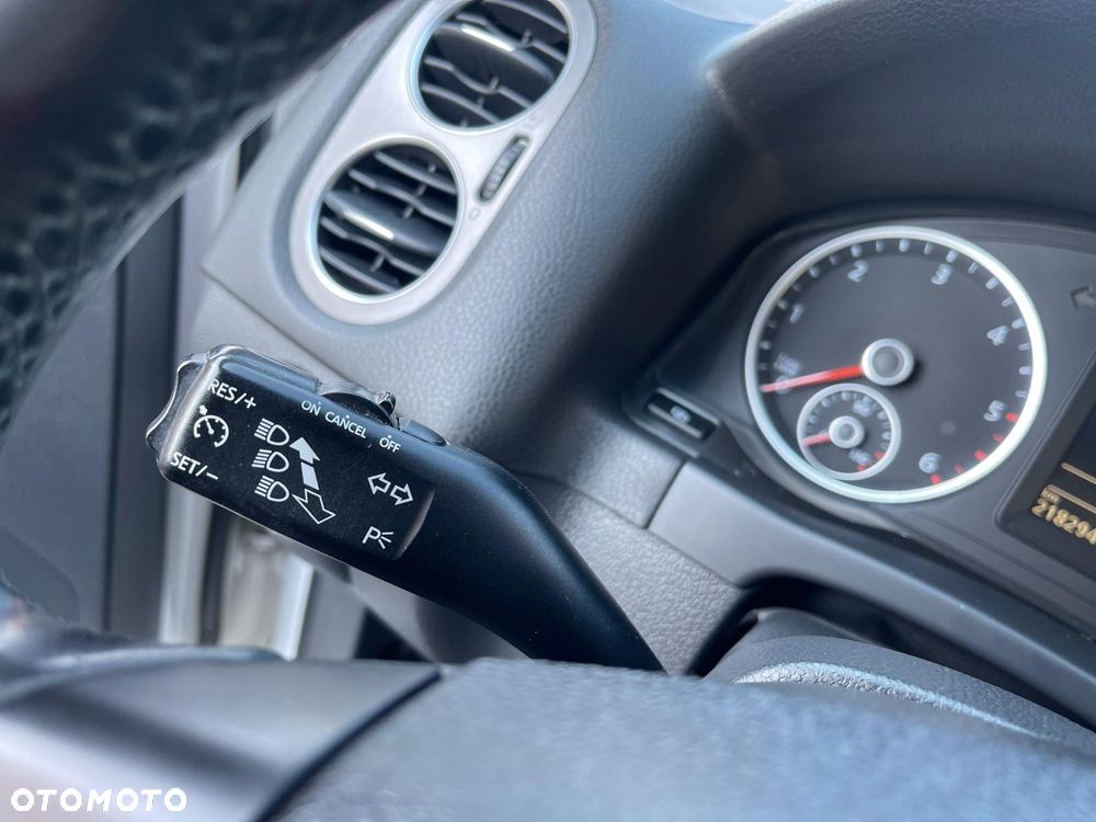 Volkswagen Tiguan 2.0 TDI DPF BlueMotion Technology Sport & Style - 16