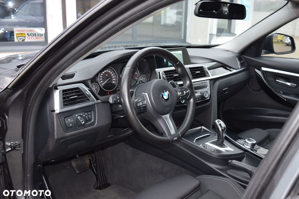 BMW Seria 3 320d xDrive Sport Line - 16