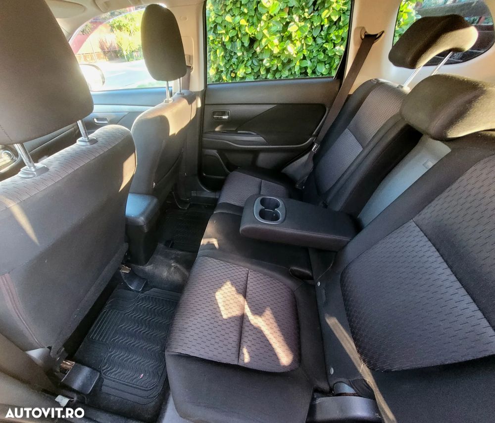 Mitsubishi Outlander - 6